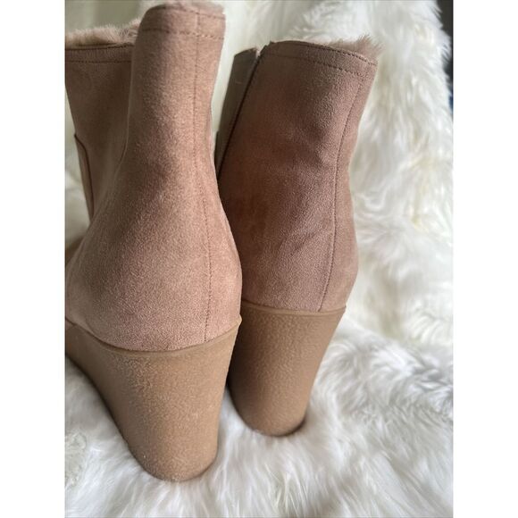 Old Navy‎ Faux Fur Lined Non-Slip Wedge Heel Bootie Size US 10 Beige Color - Picture 3 of 5